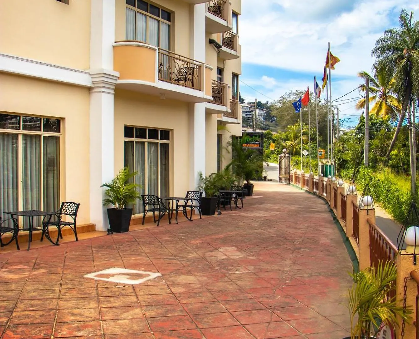 Hotel Lakefield Kandy 3*,