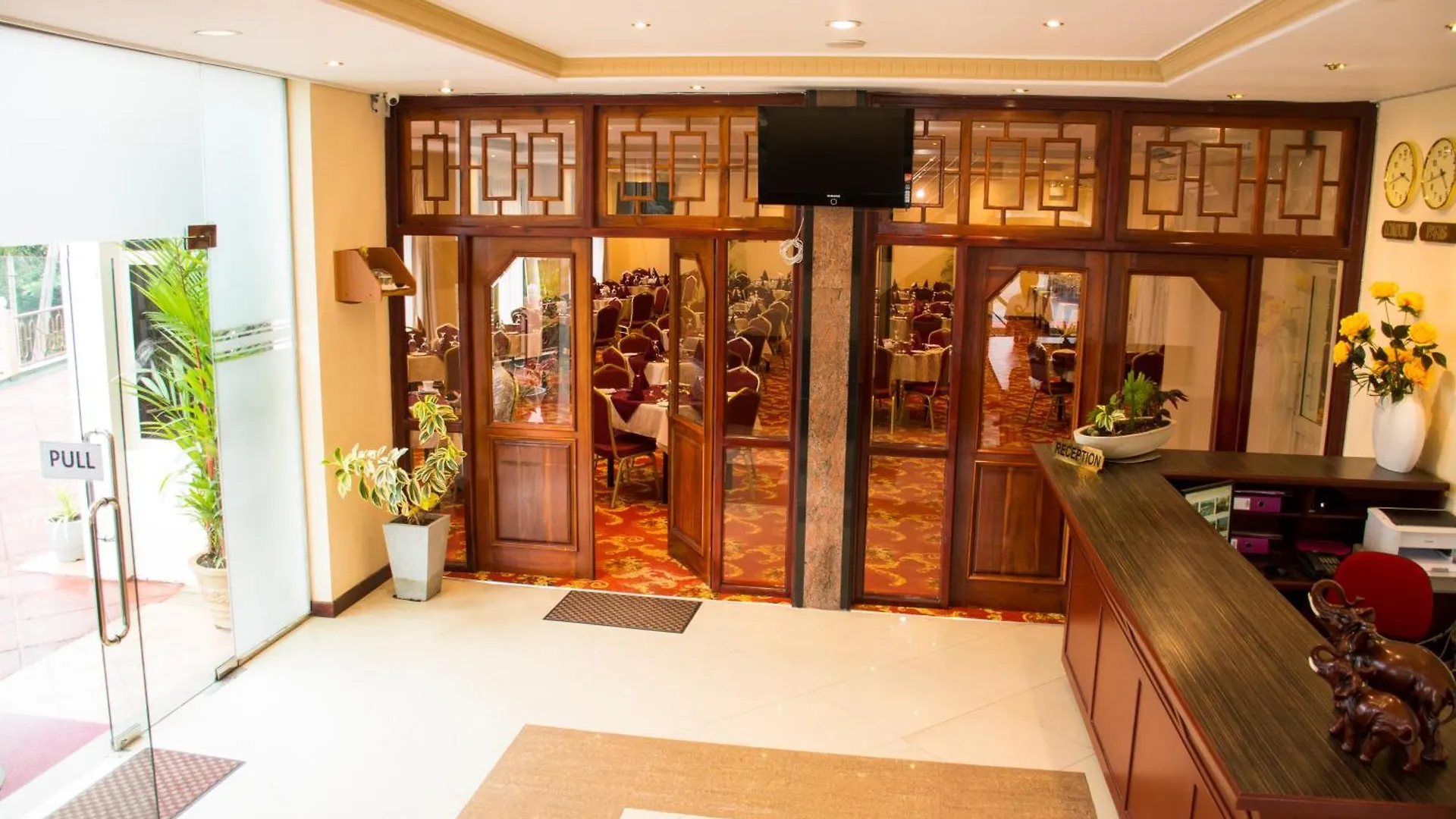 ***  Hotel Lakefield Kandy Srí Lanka